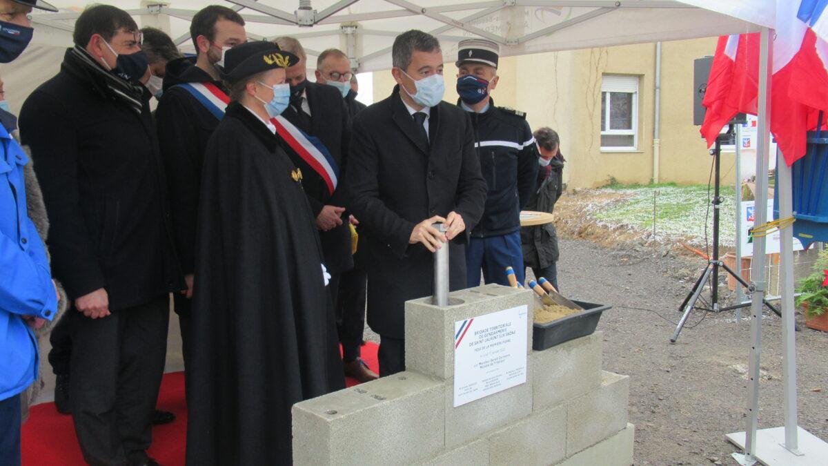 ST LAURENT SUR SAONE Pose 1 ère Pierre Gendarmerie 20220117 2 (2)